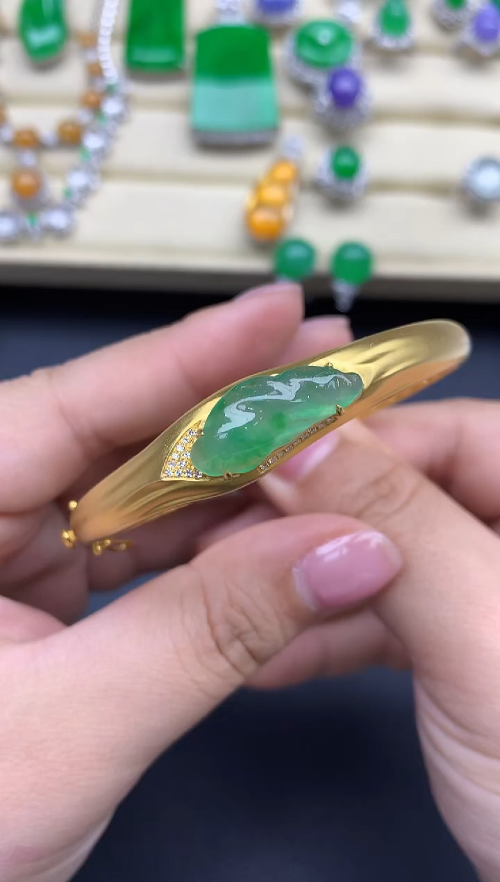 【闪购商品】翡翠手镯18K金镶嵌777-中国好珍宝