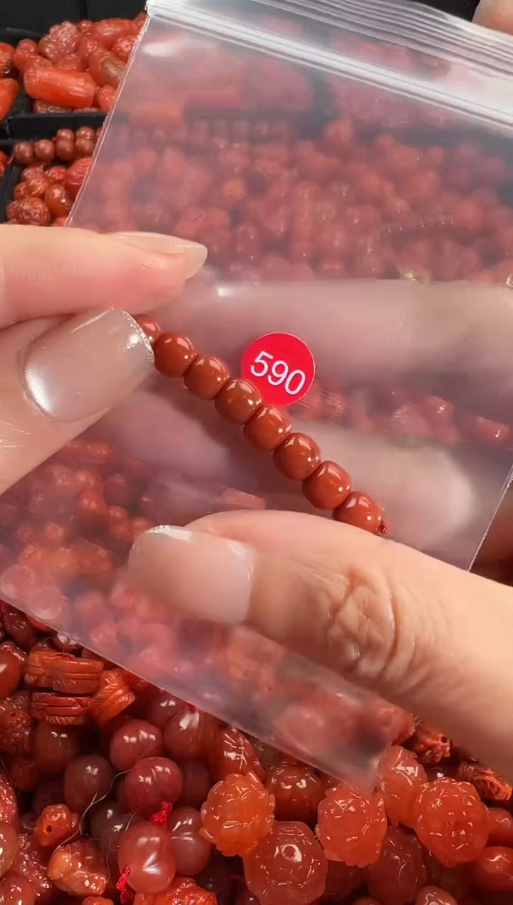 颈饰未镶嵌南红玛瑙1