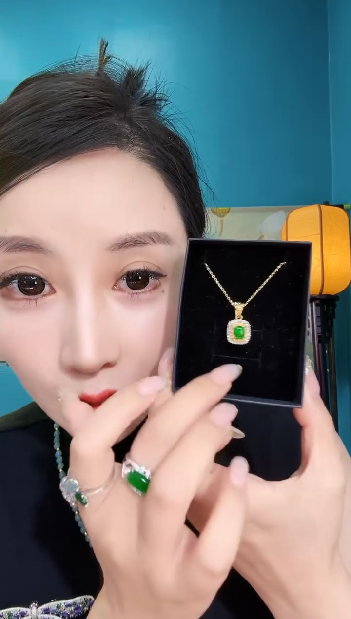 翡翠未镶嵌颈饰吊坠（不含链）