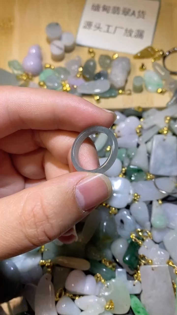 【闪购商品】翡翠颈饰未镶嵌/1000035