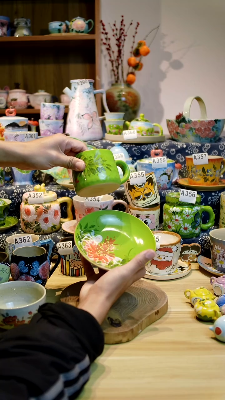 瓷片设计师款手绘釉下五彩陶瓷 画片随机