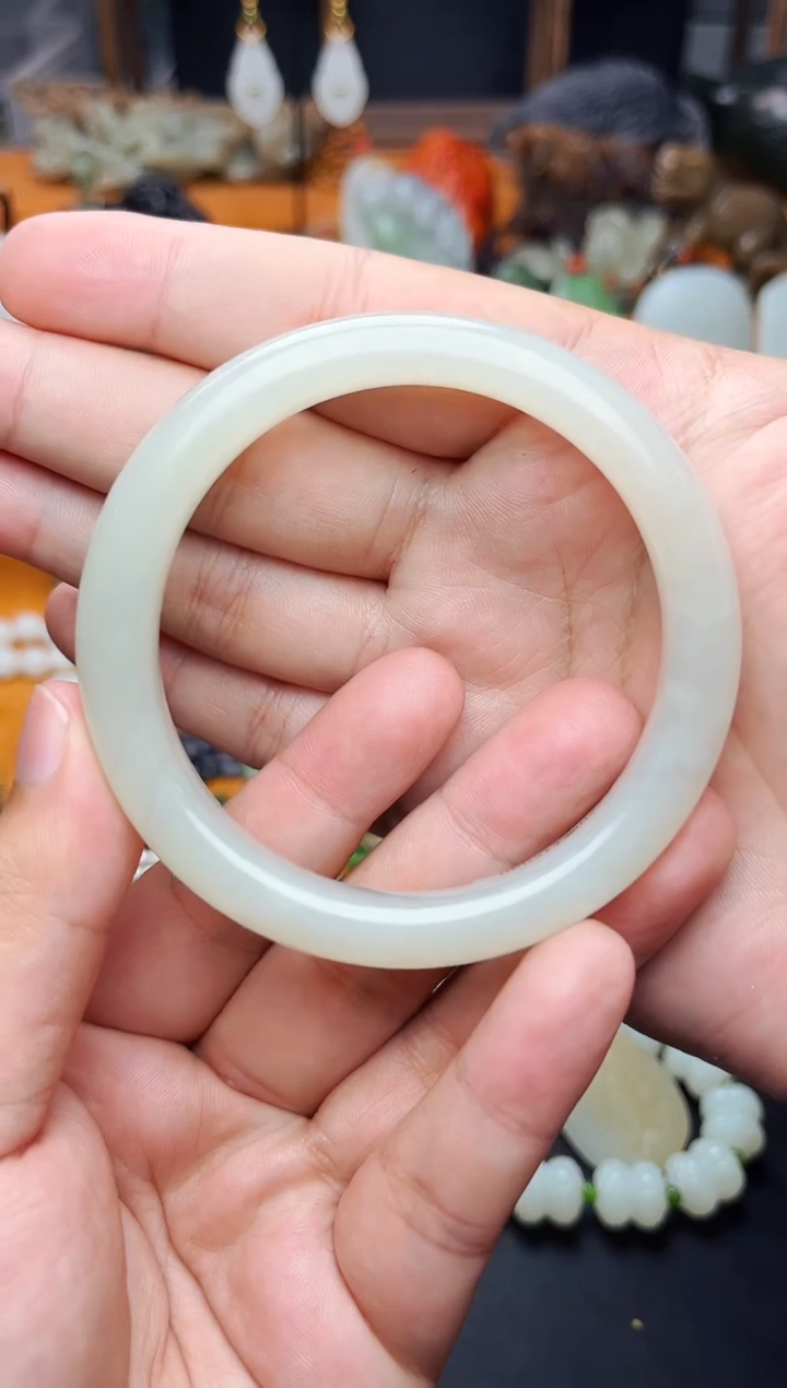 【闪购商品】和田玉手镯未镶嵌60圈口01