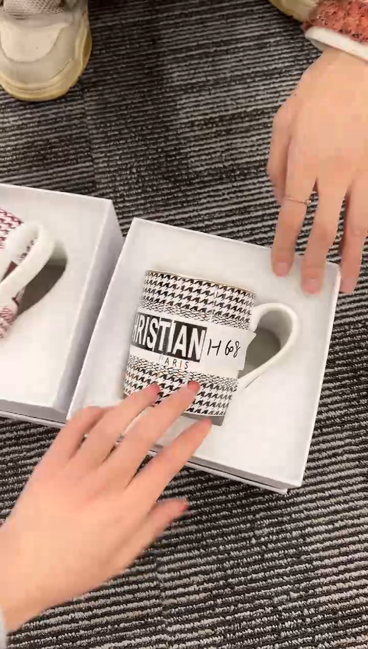 【闪购商品】杯H608--------------