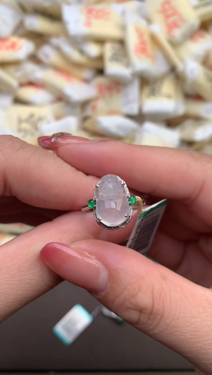 翡翠戒指18K金镶嵌—