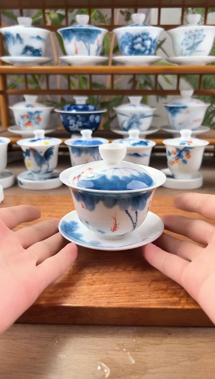 微瑕线条莲150ml三才盖碗