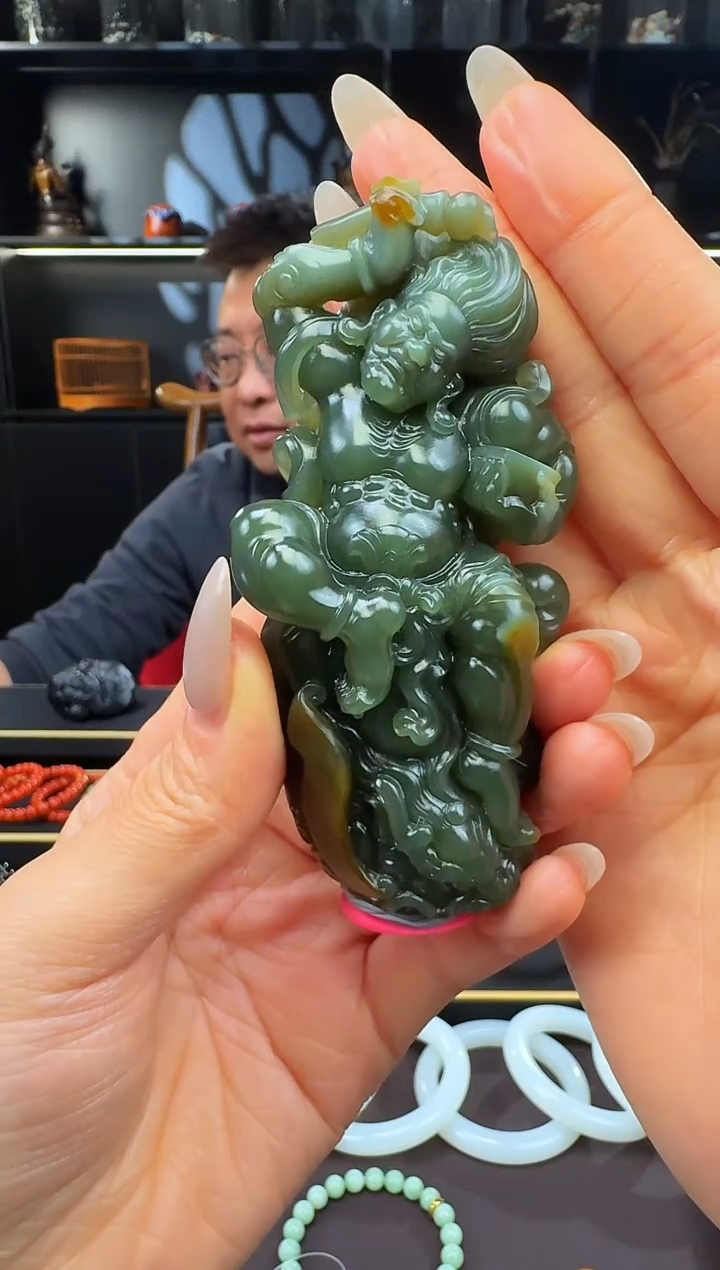 颈饰未镶嵌和田玉C****?沙枣青把件