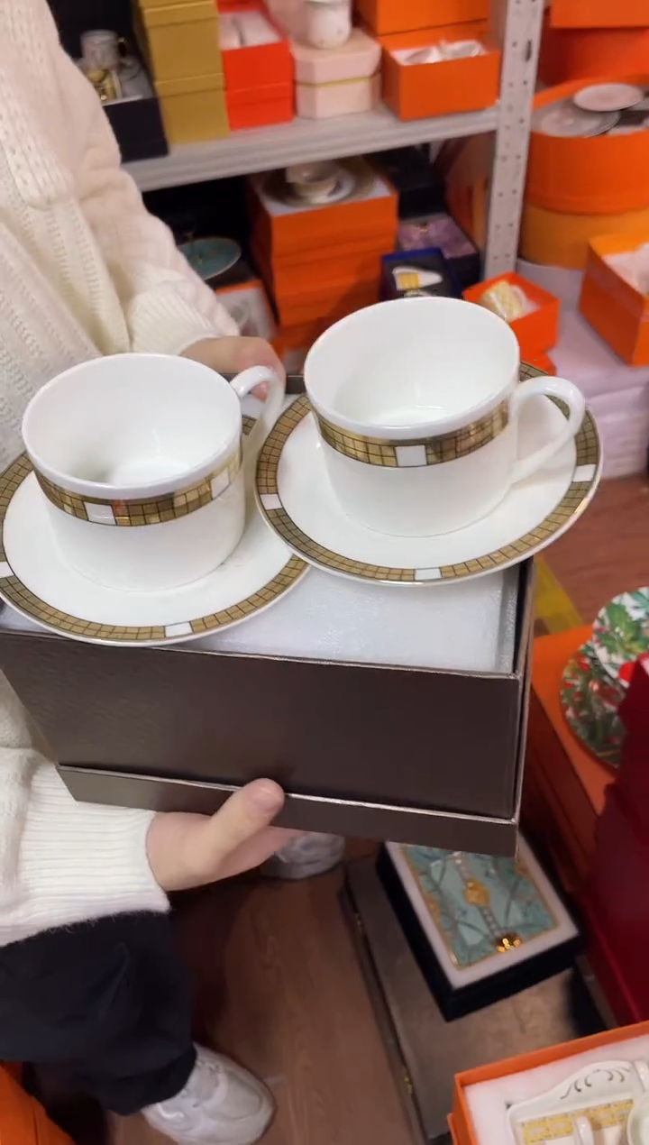 杯鸿辉家品牌瓷器，京东包邮！