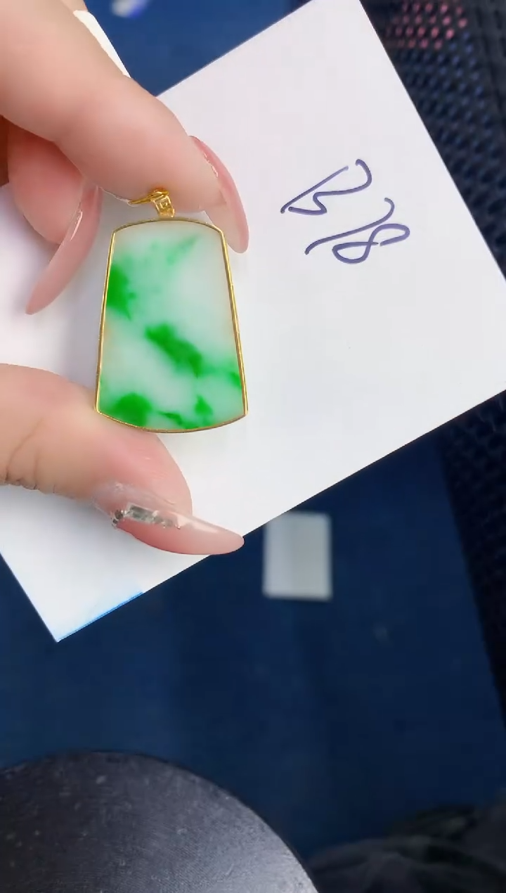 【闪购商品】翡翠颈饰18K金镶嵌000000000