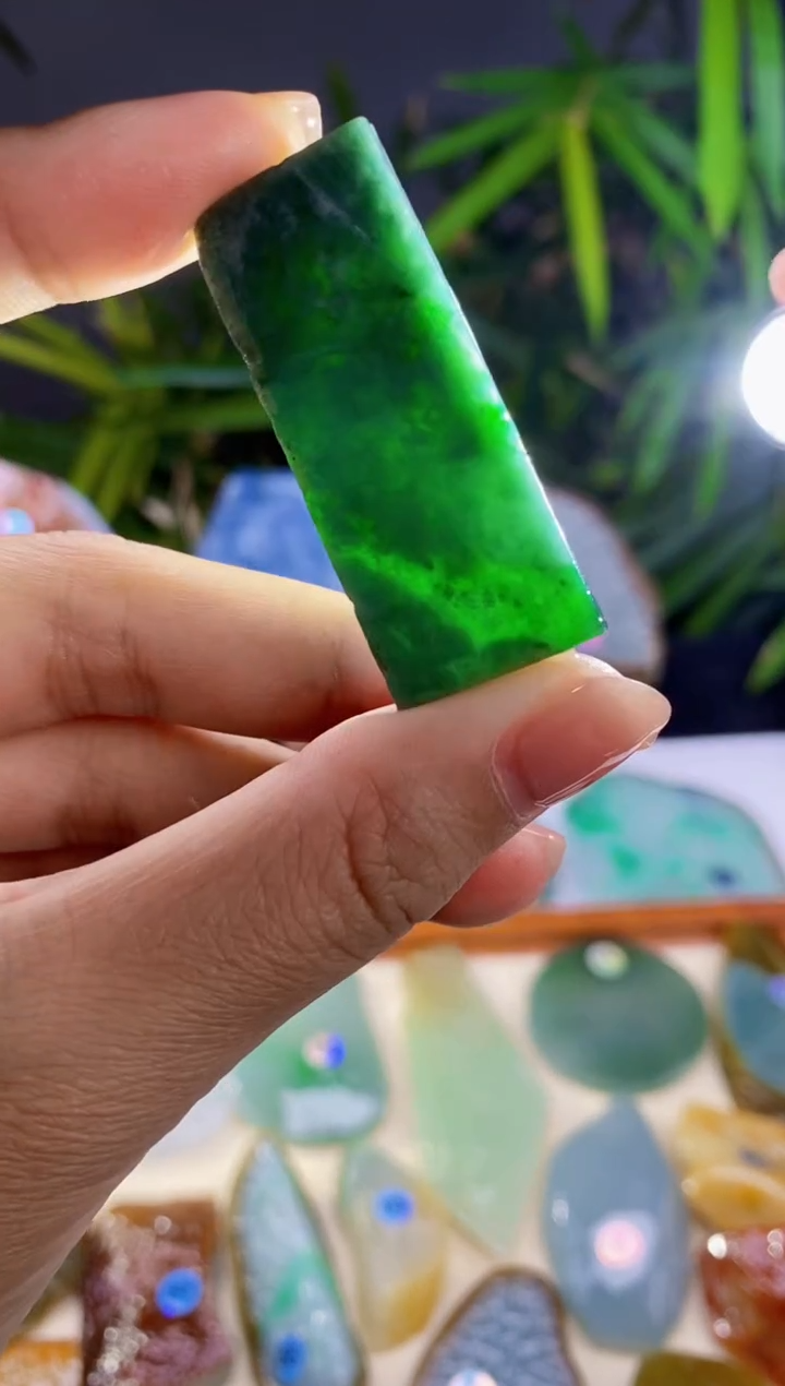 定制翡翠未镶嵌翡翠