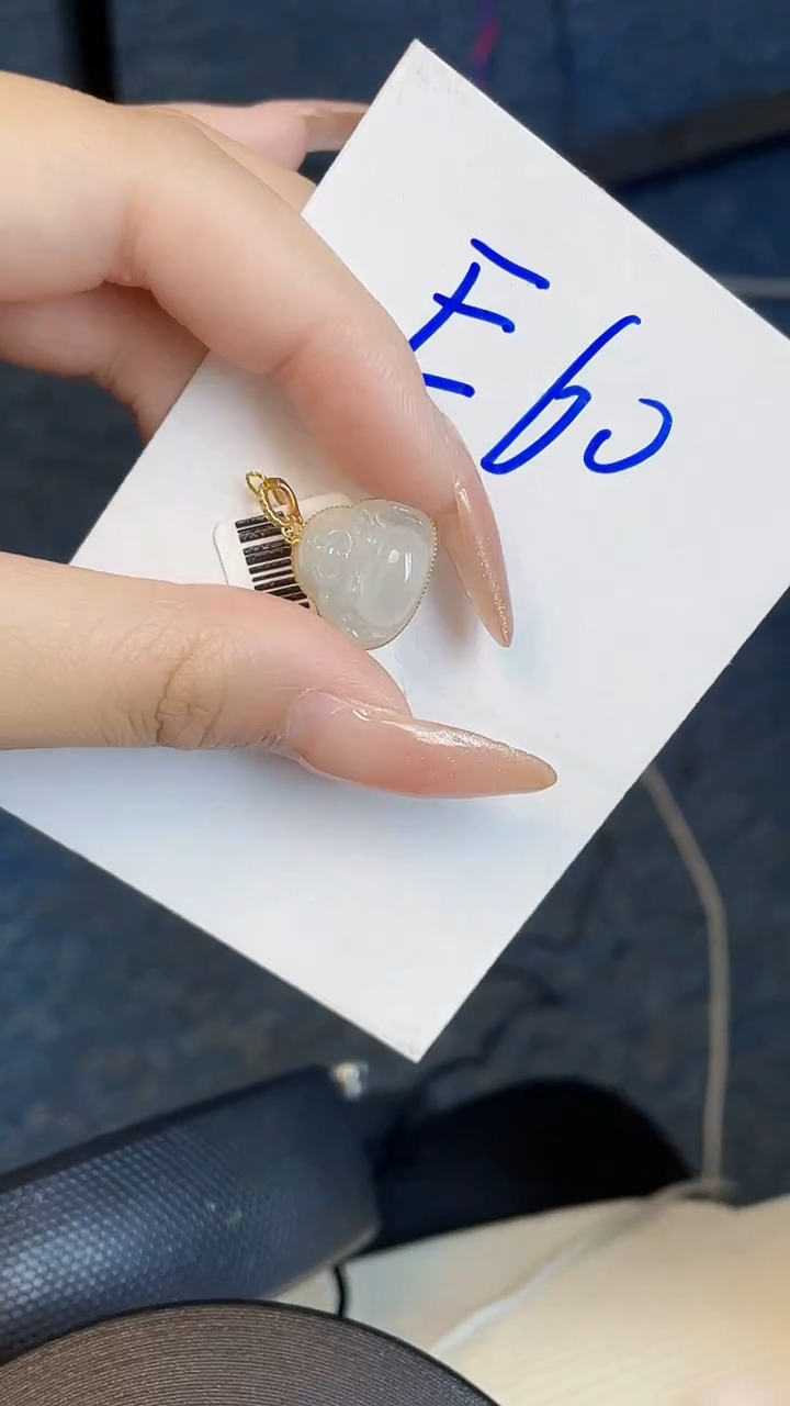 【闪购商品】翡翠颈饰18K金镶嵌00000000