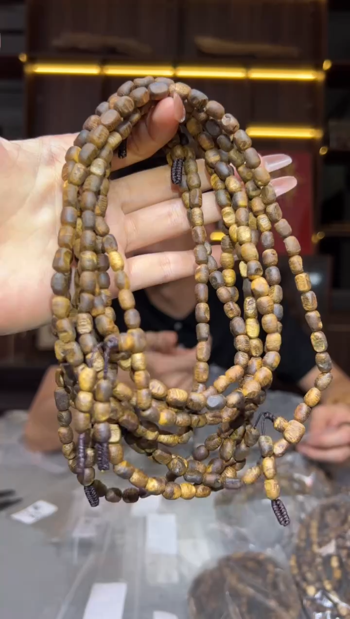 沉香碎屑沉香674号随形留疤勾丝粉多样性发一0512