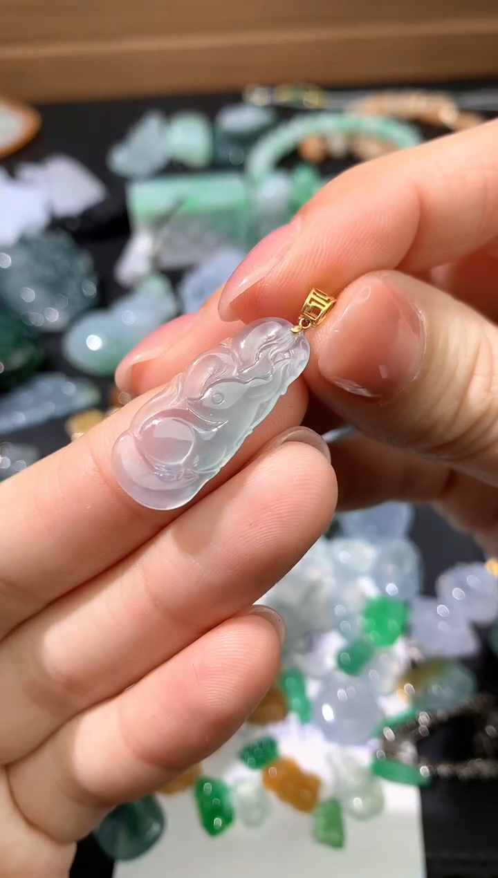 颈饰未镶嵌翡翠吊坠