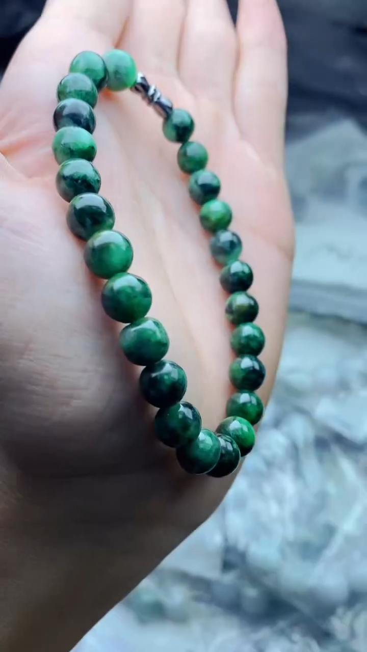 定制翡翠未镶嵌珠串