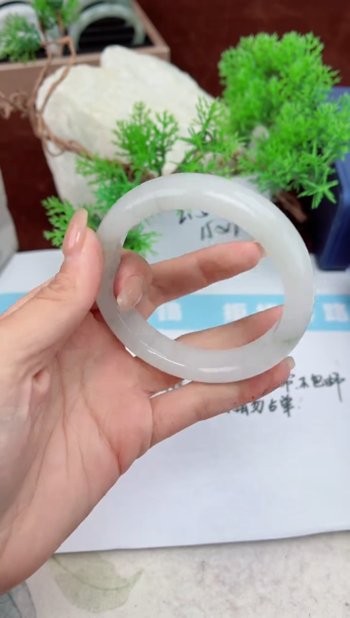 【闪购商品】石英质玉手镯未镶嵌490