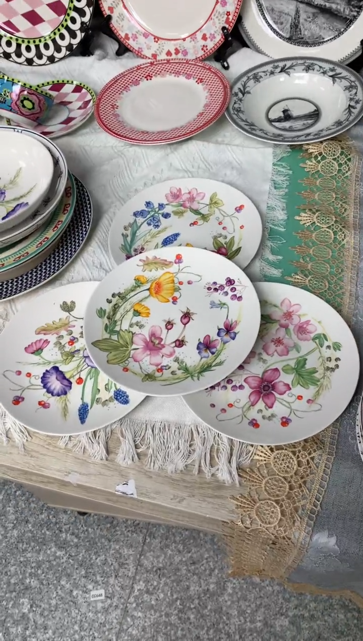 【闪购商品】瓷片陶瓷原单CC881餐具4个+礼盒