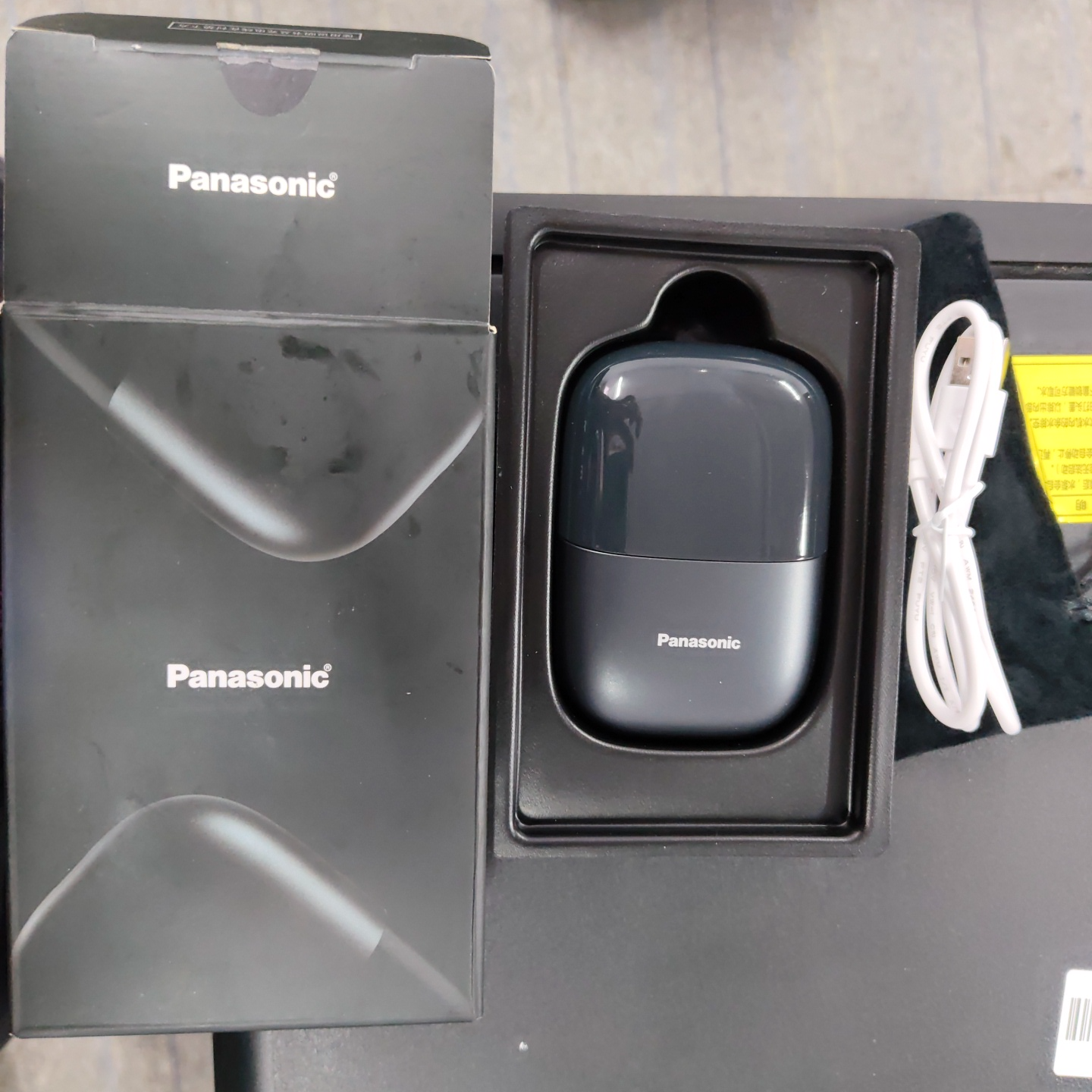 9新 Panasonic/松下 【二手】中央仓剃须刀轻微划痕功能完好
