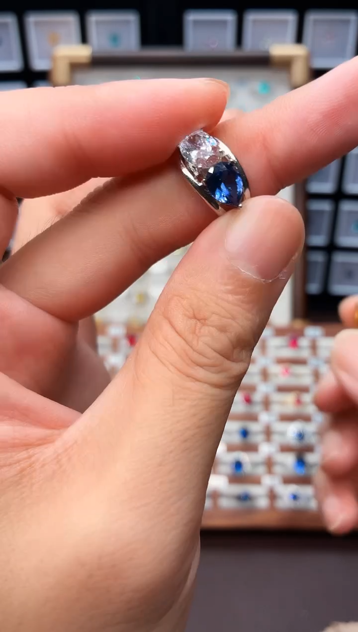无925银轻奢皇家蓝丝绒感火彩色女神戒