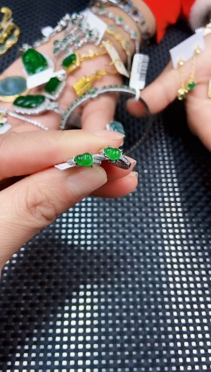 【闪购商品】翡翠耳饰未镶嵌111111111