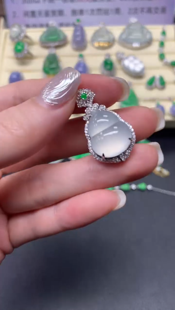 【闪购商品】翡翠吊坠(不含链)18K金镶嵌吊坠|6800+680