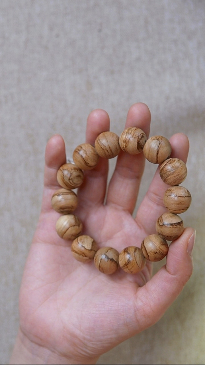 沉香手串马尼涝单圈1.6