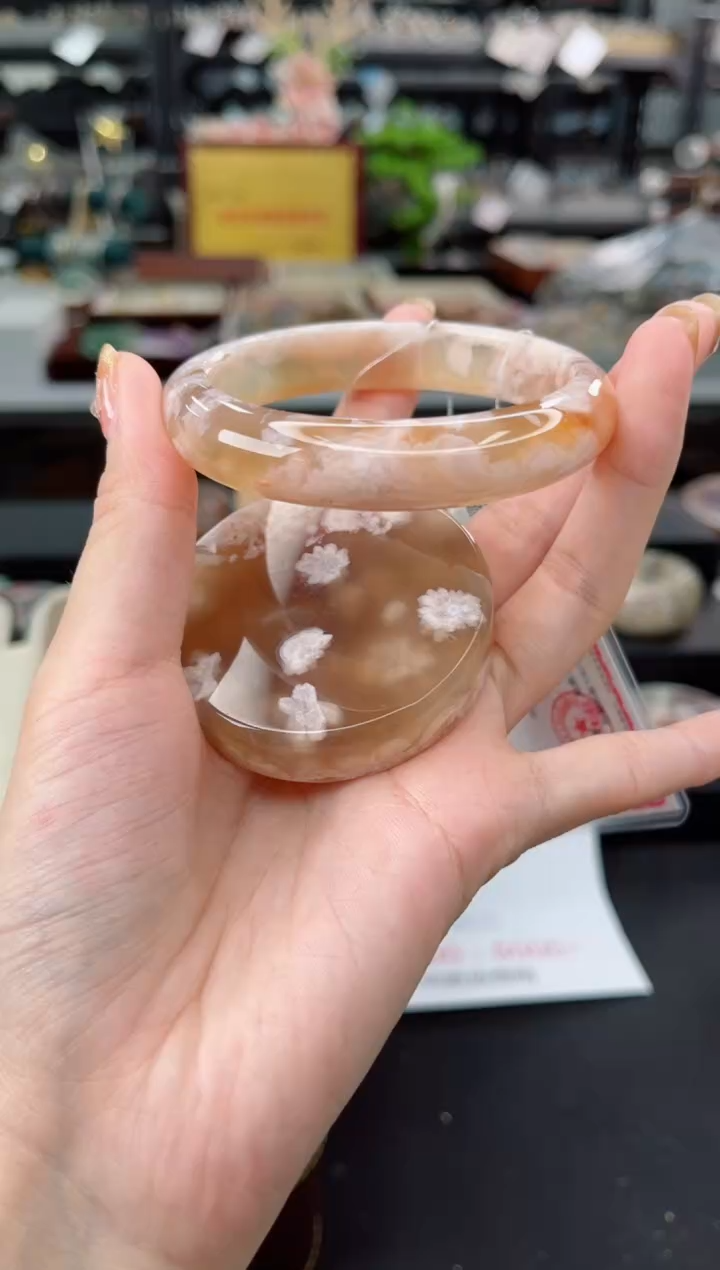 【闪购商品】石英质玉手镯未镶嵌59圈口（赠品镯心）3250