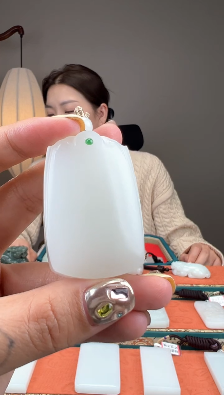 【闪购商品】和田玉颈饰未镶嵌1