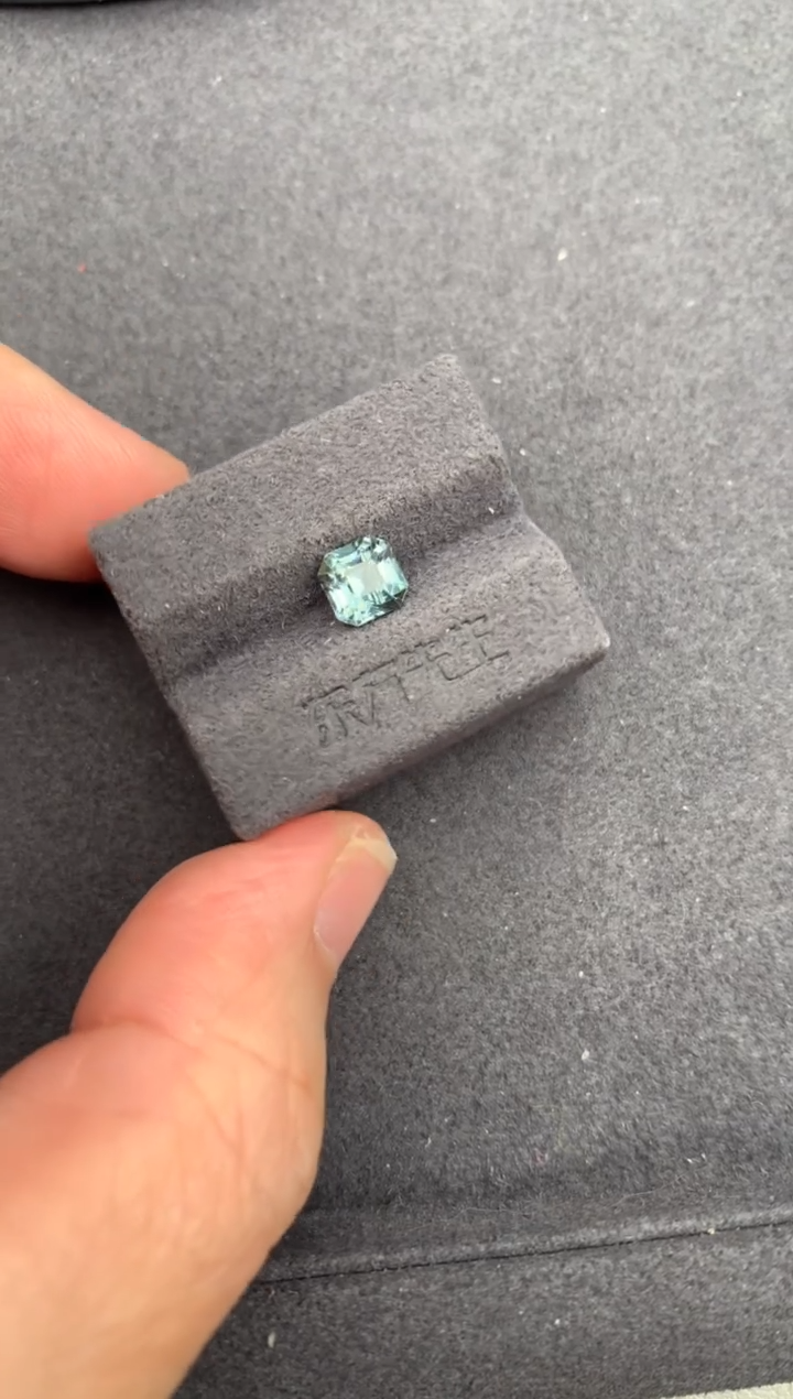 未镶嵌裸石尖晶石1.1ct 绿尖晶石 定制 BH