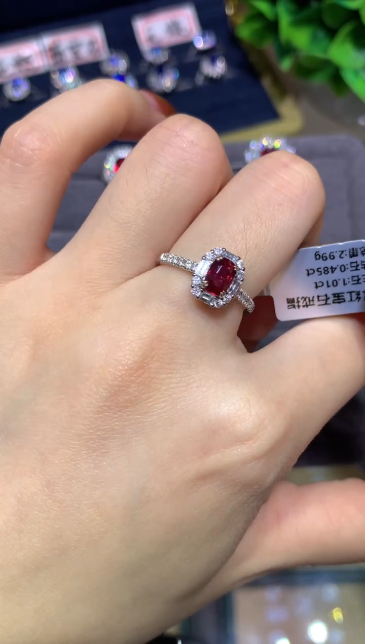 18K金镶嵌戒指红宝石1.01ct无烧鸽血红