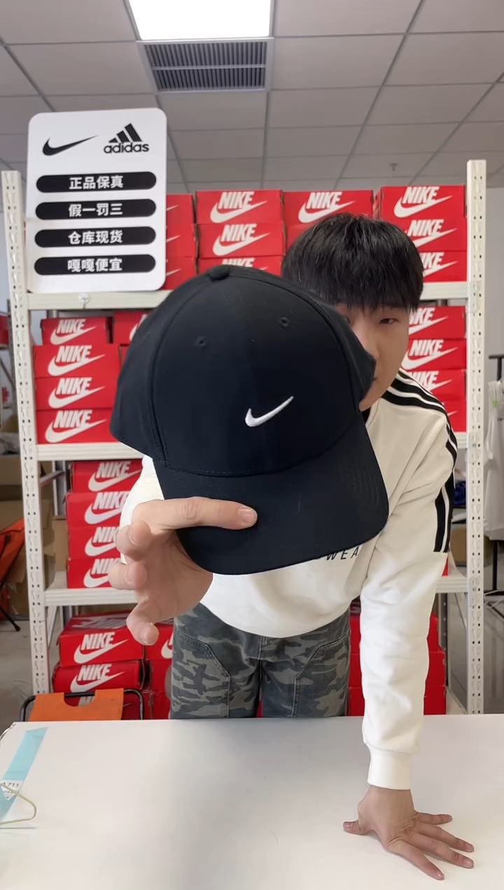 编码闪购尺码  Nike/耐克卫衣卫裤以直播间过款为主