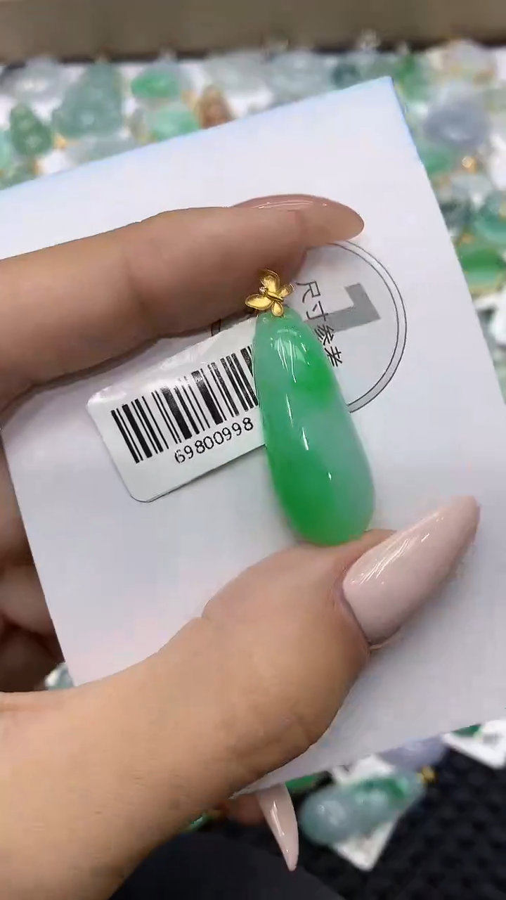 颈饰18K金镶嵌翡翠111111111111