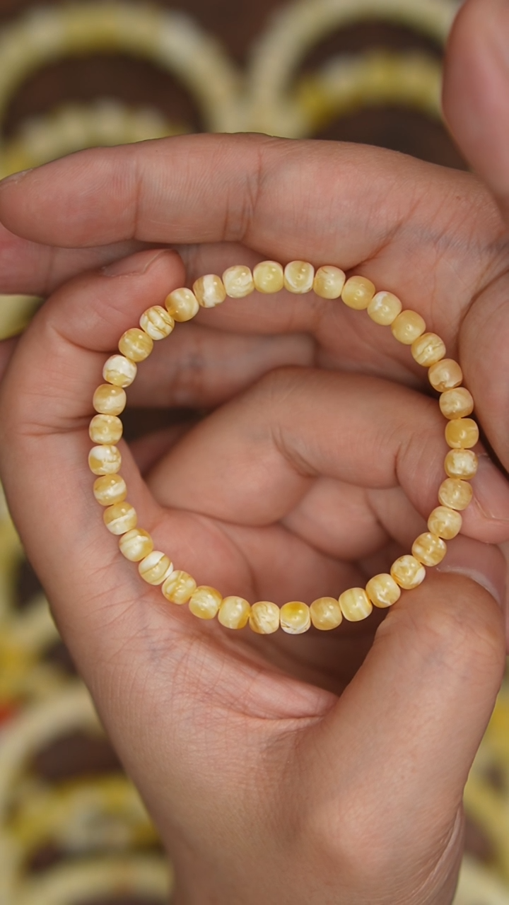 【闪购商品】蜜蜡珠宝奇石未镶嵌约5.5mm+（单件）