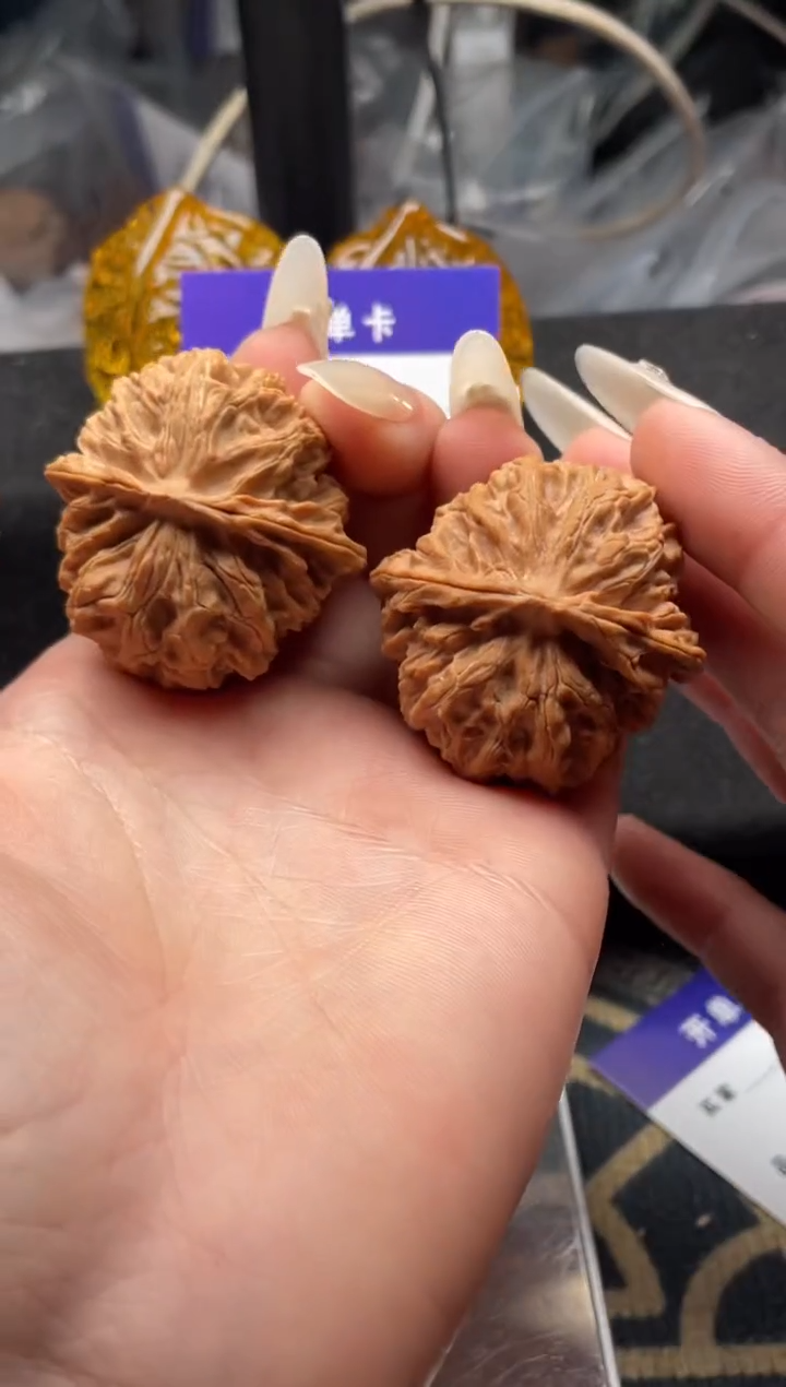 【闪购商品】文玩核桃把件035 苹果园 40