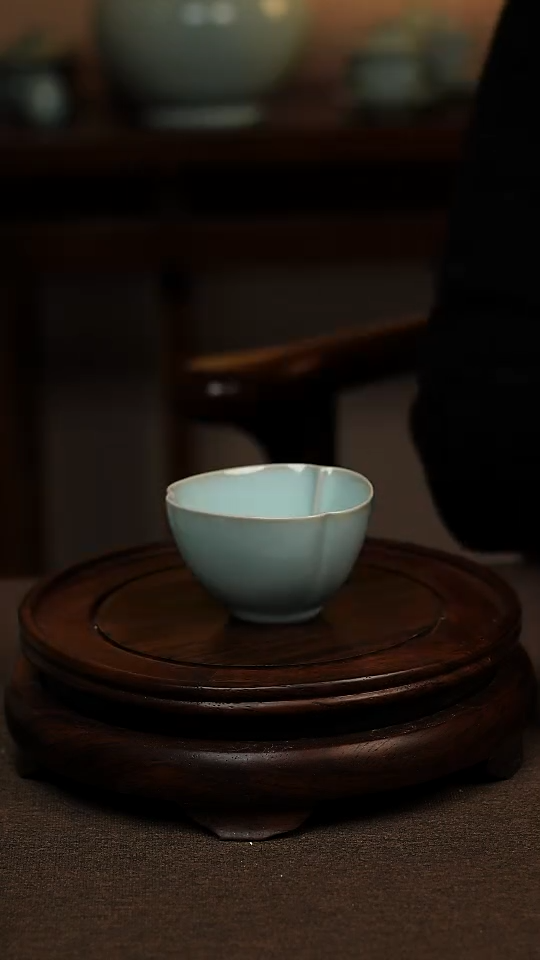 瓷片天青色花口杯80ml微瑕不带礼盒