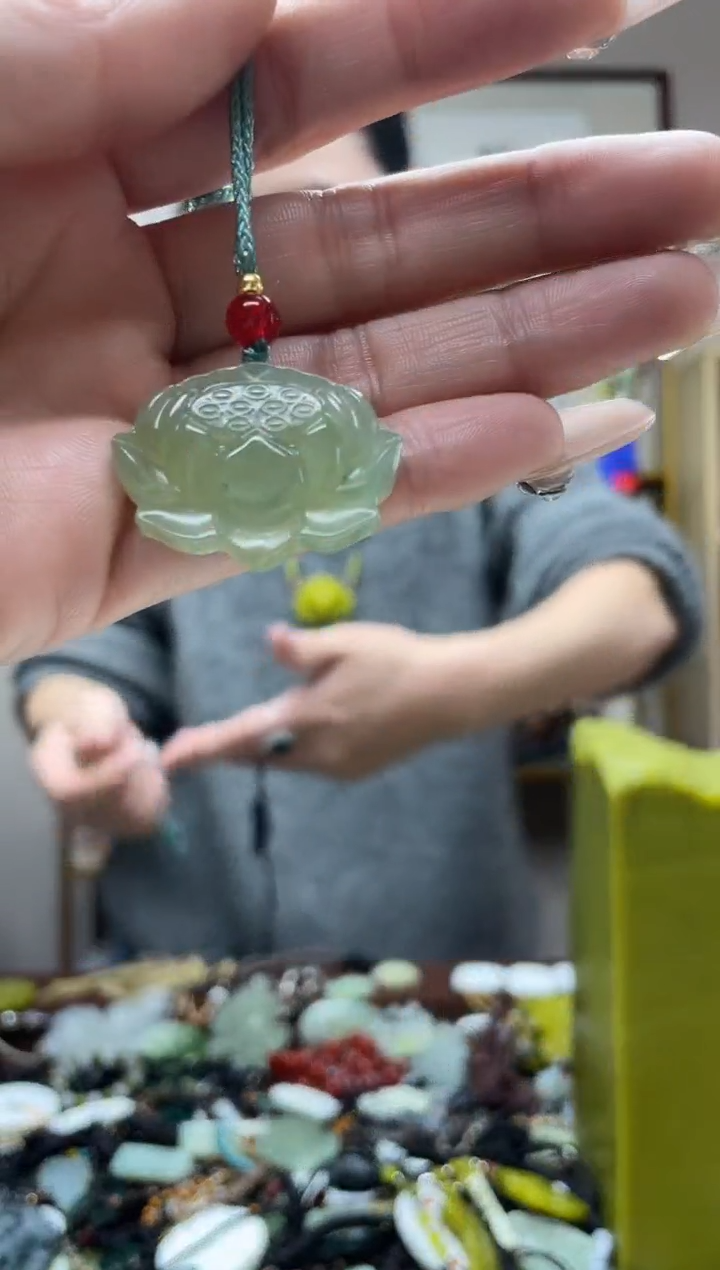 未镶嵌岫玉吊坠·