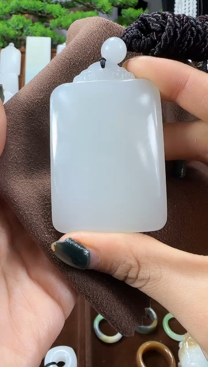 吊坠(赠链)未镶嵌和田玉Q68无事牌多样性发货发其一