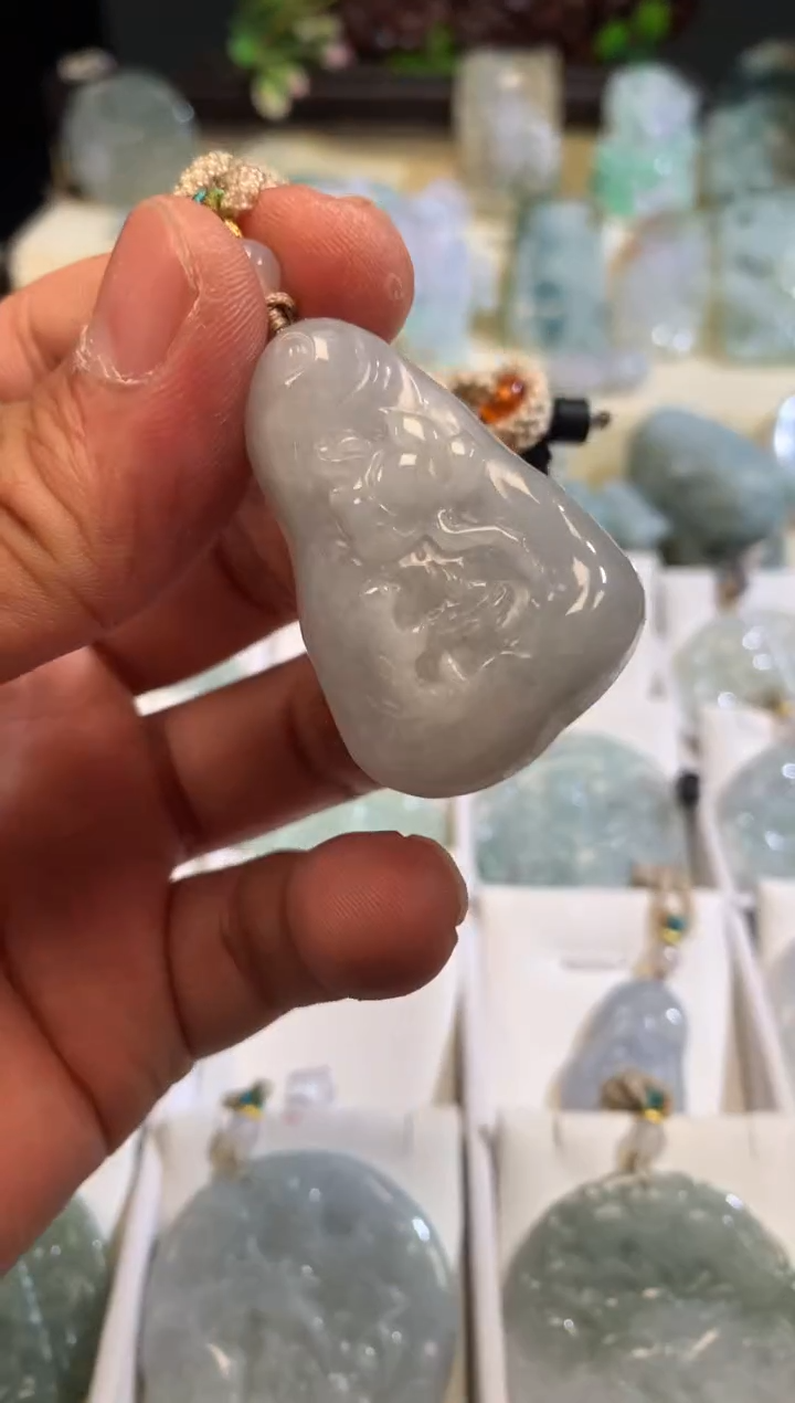 翡翠未镶嵌颈饰4/18/280