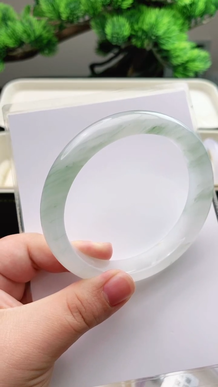 【闪购商品】石英质玉手镯未镶嵌66