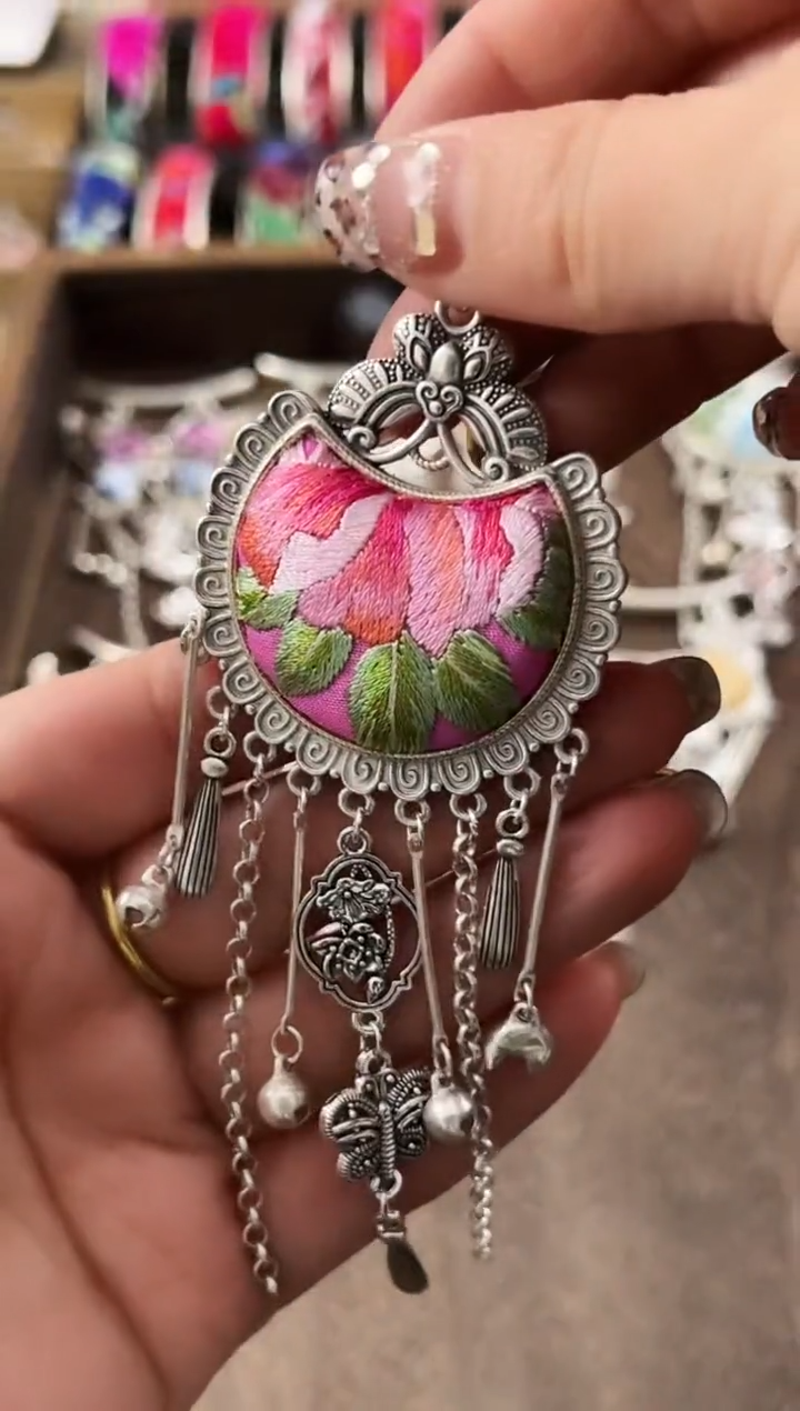 【闪购商品】织绣民族风老绣饰品310