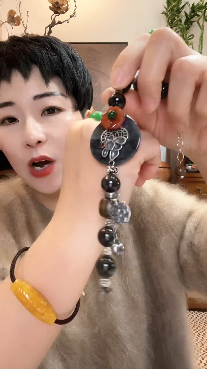 吊坠(赠链)未镶嵌翡翠556