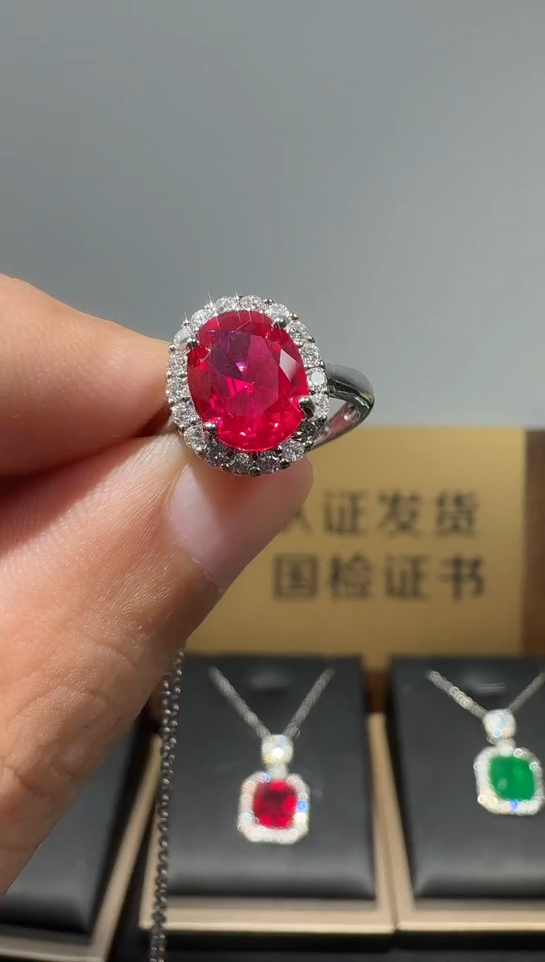 18K金镶嵌戒指红宝石213