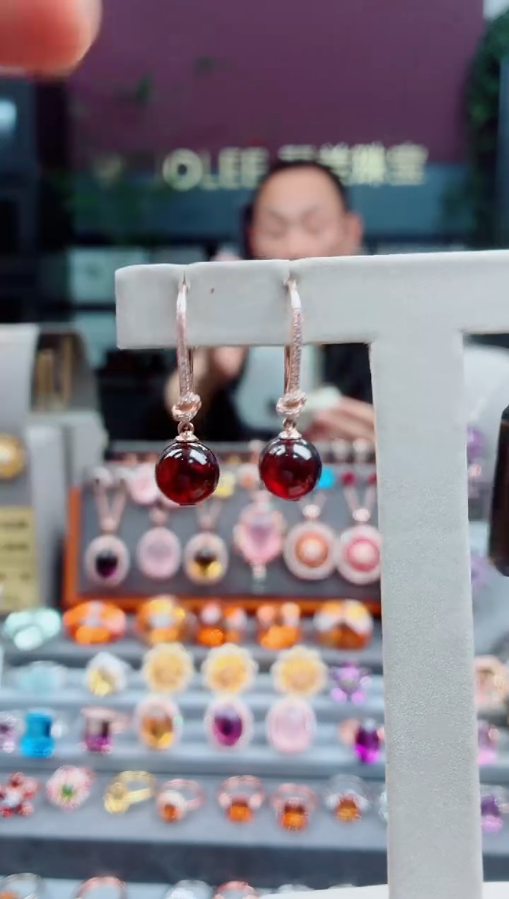 银S925镶嵌耳钉石榴石石榴石耳钉