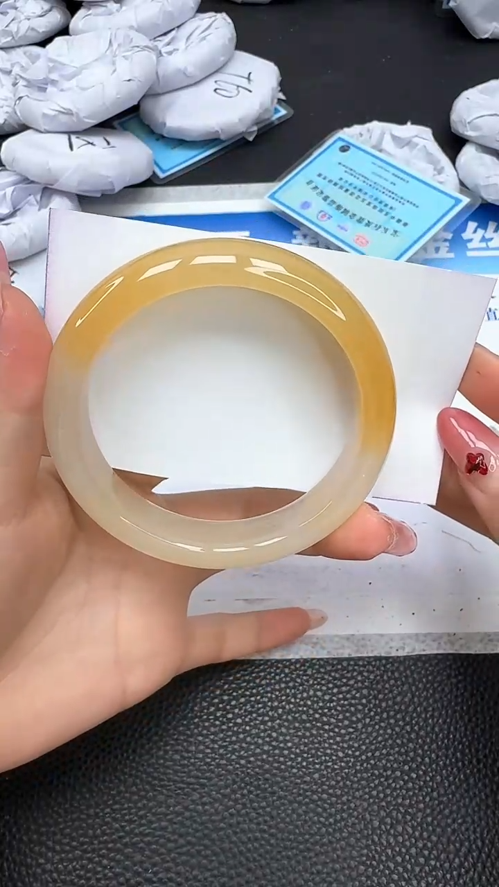 【闪购商品】石英质玉手镯未镶嵌303