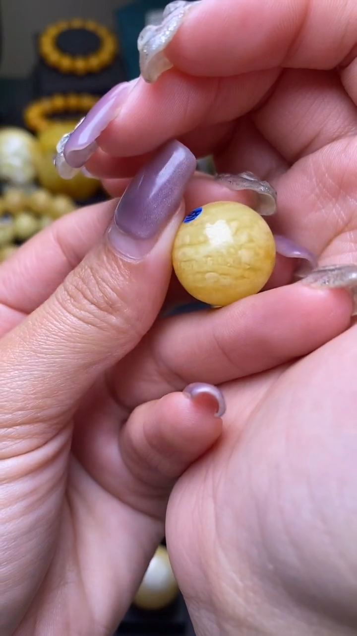 【闪购商品】琥珀裸石未镶嵌葵. 98