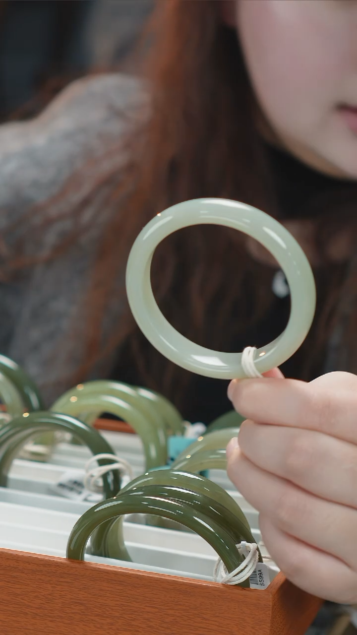 【闪购商品】和田玉手镯未镶嵌35【柚子来啦】和田玉拍一发一57