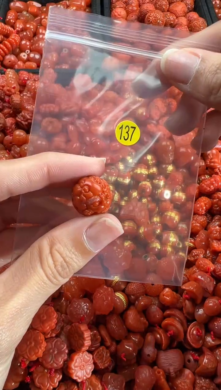 【闪购商品】南红玛瑙颈饰未镶嵌1