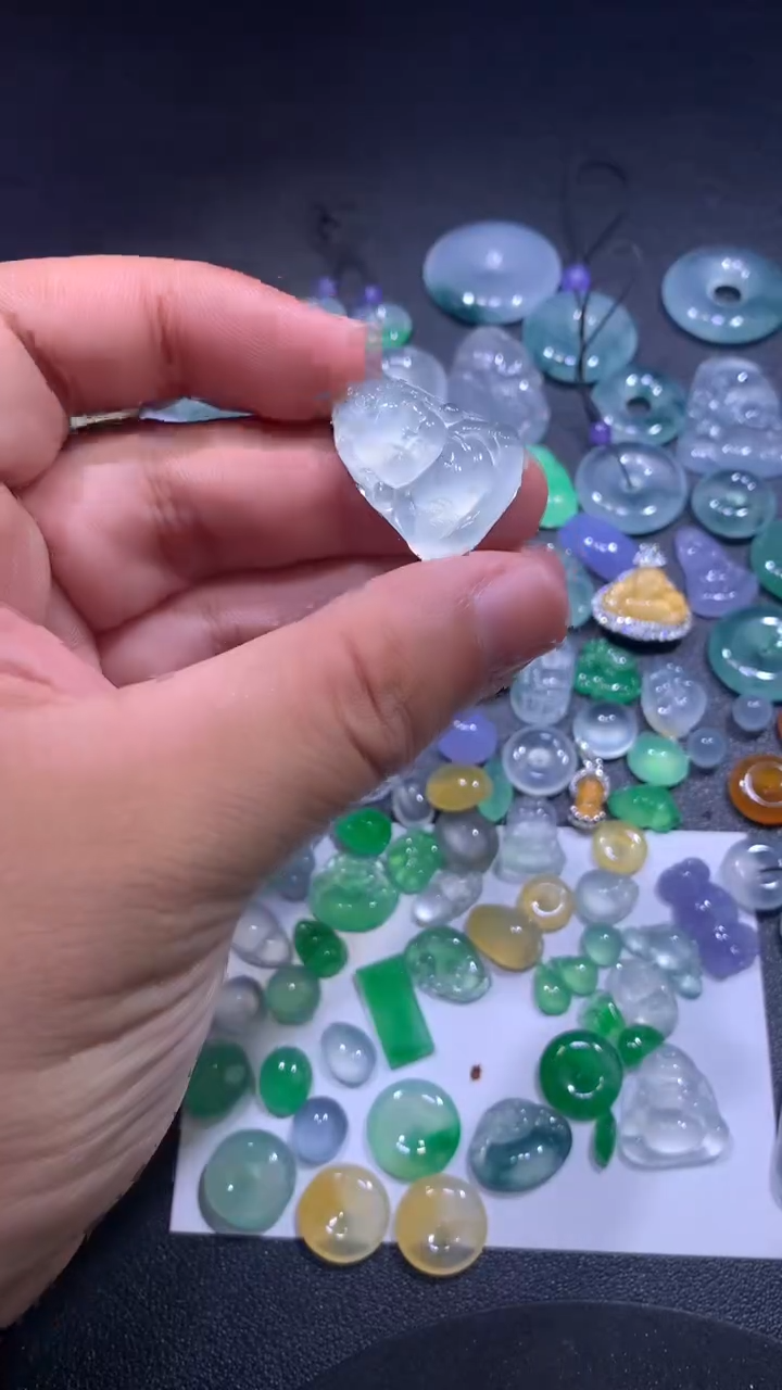 颈饰未镶嵌翡翠宝宝佛