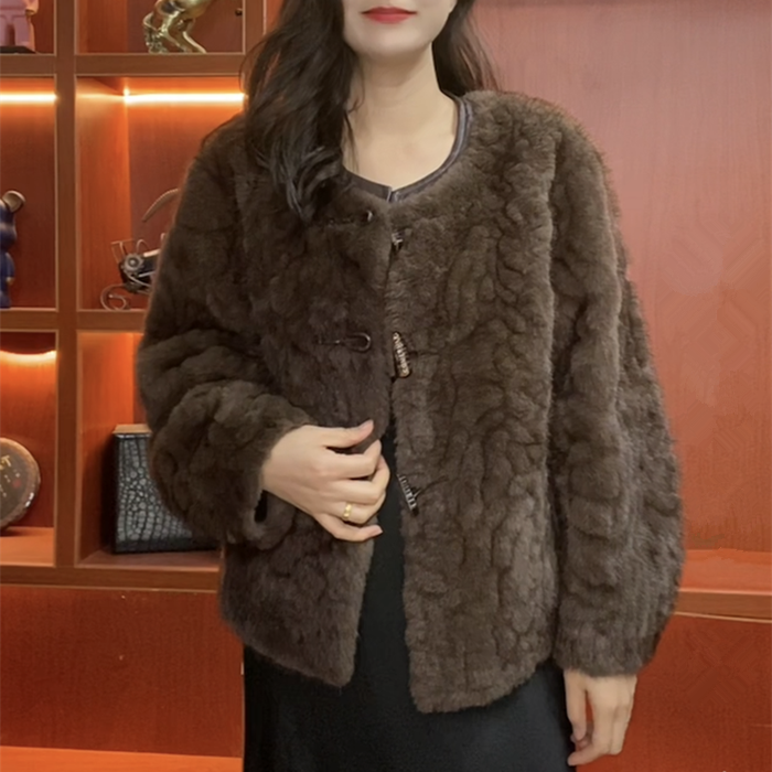 2025新品高端定制冬季时尚保暖外套气质短款宽松女士上衣网红轻奢
