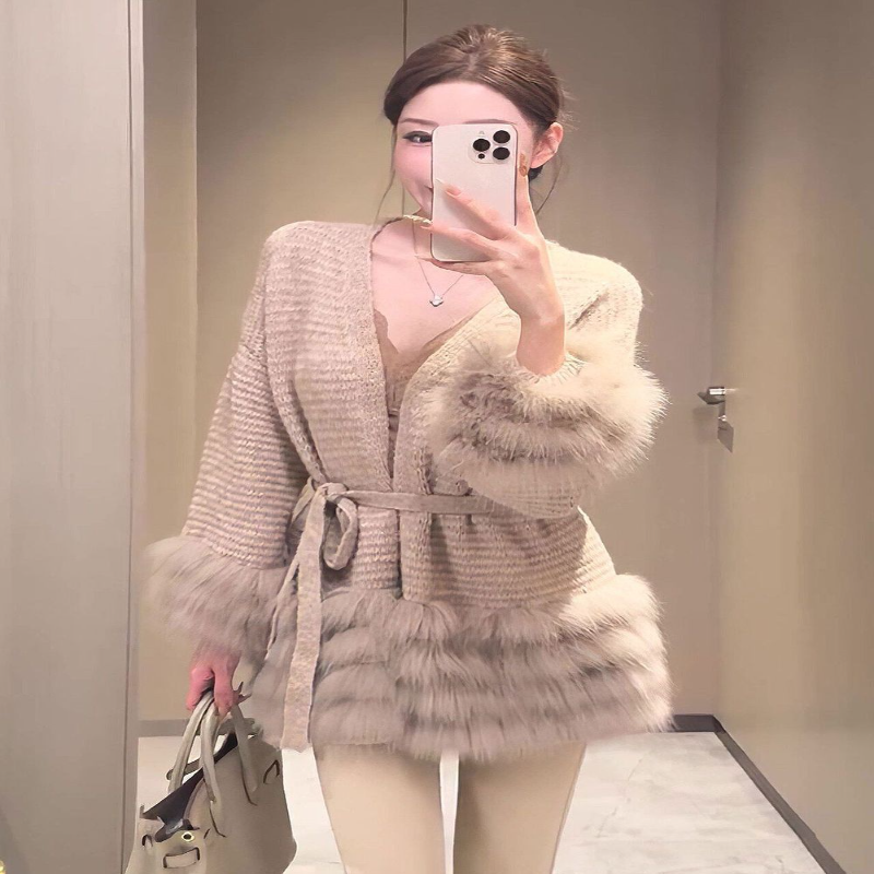 法式时尚小众V领毛毛拼接长袖针织毛衣开衫女秋冬名媛风带外套