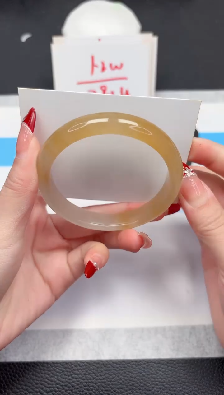 【闪购商品】石英质玉手镯未镶嵌260-60.6