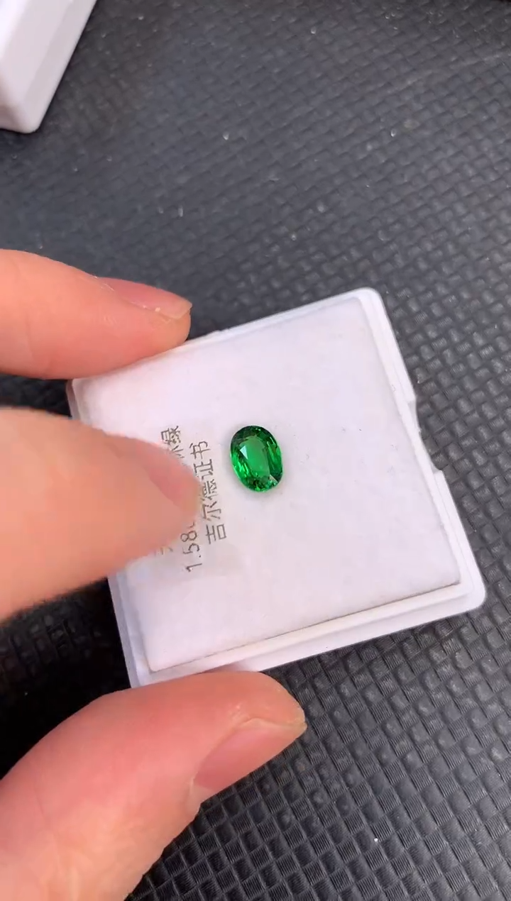【闪购商品】石榴石（沙弗莱）裸石未镶嵌天然沙弗莱